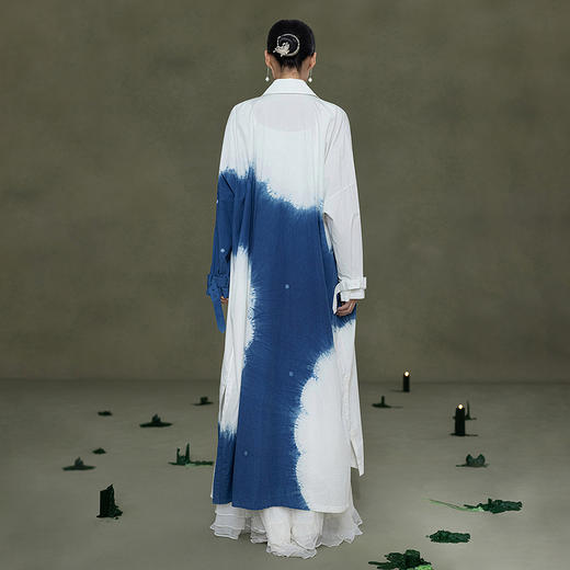 【林栖设计小店】植物染色|手工植物蓝丝棉宽松百搭2026春新款中长款风衣1961169 商品图3