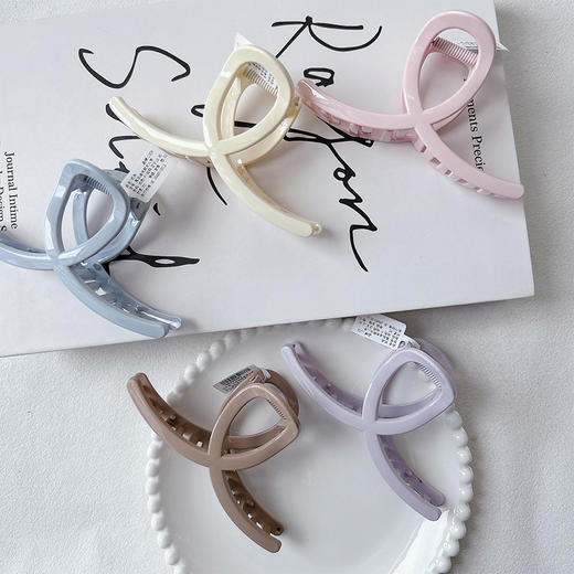 莫兰迪淡彩大八字抓夹-纪念日百货门店同款169248298 商品图0