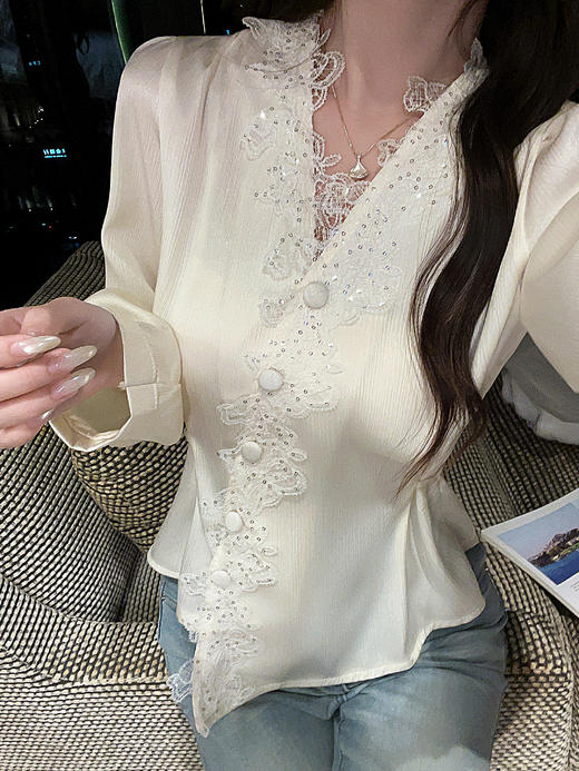 张心子【香榭琉光】法式小资V领收腰缎面衬衫女春季新款独特上衣 U2602079 商品图8