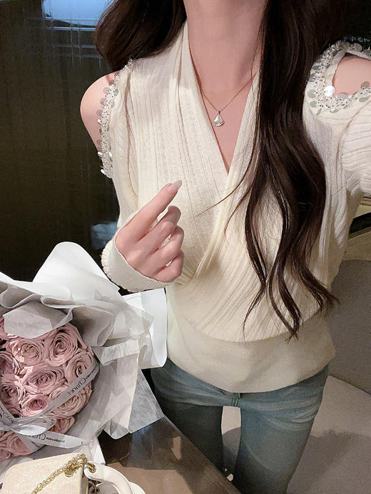 张心子【微风情书】法式名媛V领露肩收腰针织衫女春新款绝美上衣 U2602082 商品图8