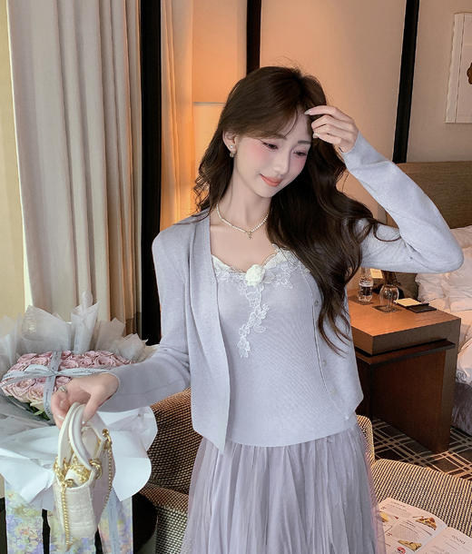 张心子【冷萃可露丽】撞色吊带背心+开衫春新款纯欲风修身显瘦套装 U2602062 商品图8