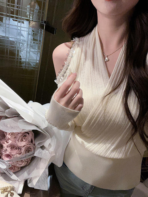 张心子【微风情书】法式名媛V领露肩收腰针织衫女春新款绝美上衣 U2602082 商品图9
