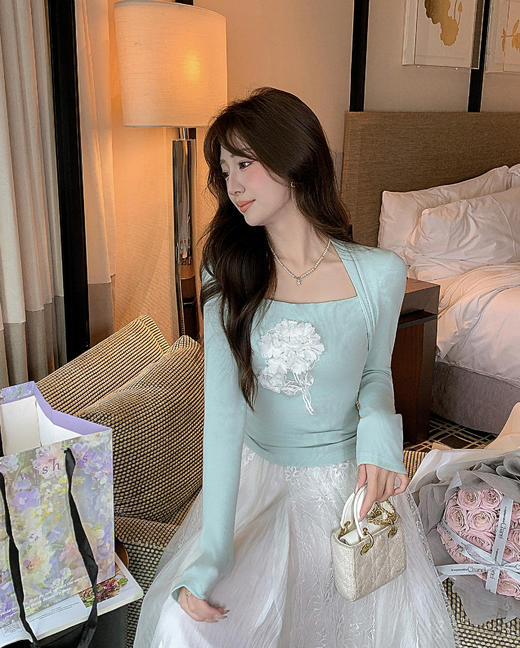 张心子【花影轻喃】设计感假两件修身显瘦T恤女长袖春季新款上衣 U2602065 商品图11