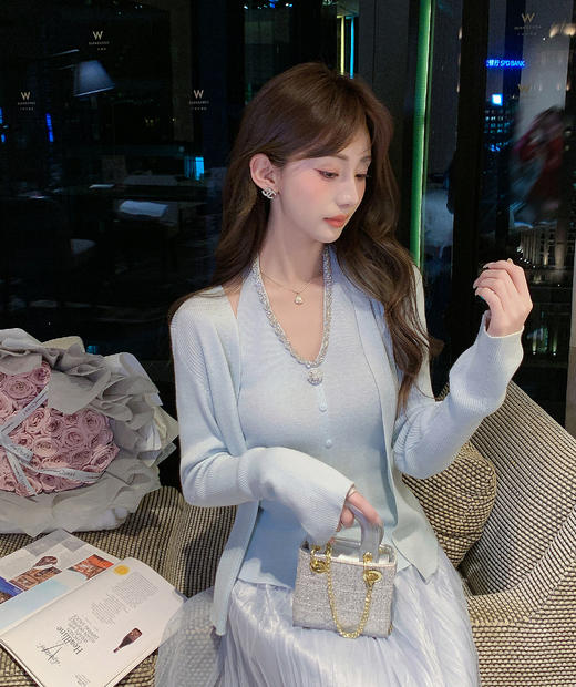 张心子【浪漫绮想】法式挂脖上衣开衫两件套女春新款性感修身套装 U2602068 商品图8