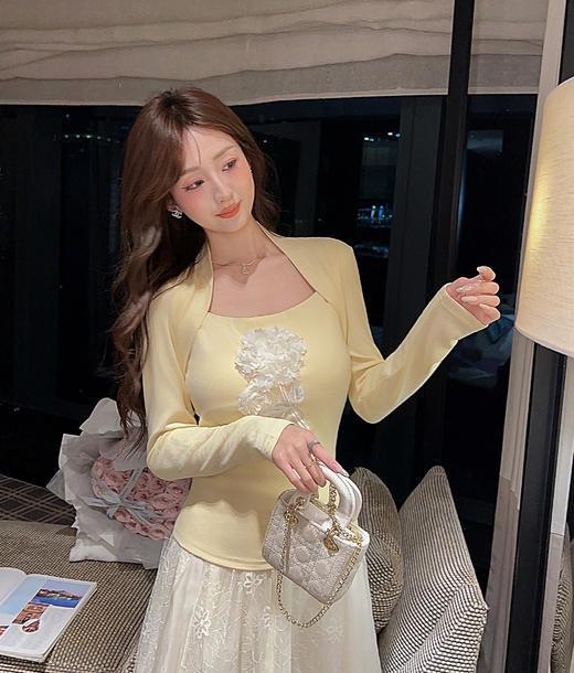 张心子【花影轻喃】设计感假两件修身显瘦T恤女长袖春季新款上衣 U2602065 商品图13