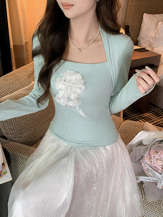 张心子【花影轻喃】设计感假两件修身显瘦T恤女长袖春季新款上衣 U2602065 商品图12