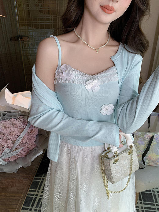 张心子【雾蓝絮语】纯欲风针织开衫吊带两件套女春日新款减龄套装 U2602076 商品图7