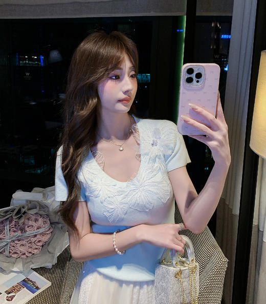 张心子【恰好时光】法式圆领精致蕾丝拼接立体花针织衫短袖上衣 U2602044 商品图4