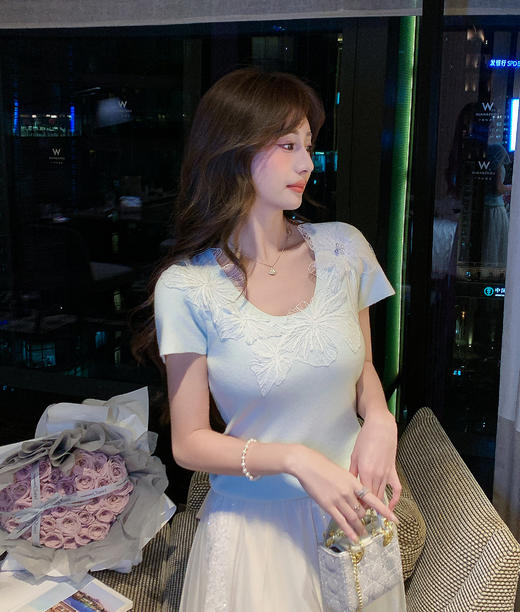 张心子【恰好时光】法式圆领精致蕾丝拼接立体花针织衫短袖上衣 U2602044 商品图10