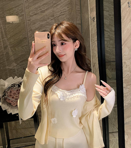 张心子【雾蓝絮语】纯欲风针织开衫吊带两件套女春日新款减龄套装 U2602076 商品图2