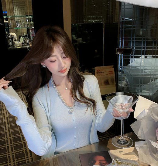 张心子【浪漫绮想】法式挂脖上衣开衫两件套女春新款性感修身套装 U2602068 商品图6