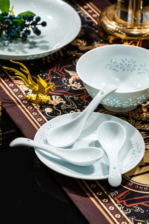 景德镇青釉缠枝莲玲珑餐具套装 商品图2