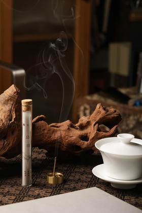 息羽 稀雀&酣春联名 阿里山乌龙茶 海南沉香线香 5g