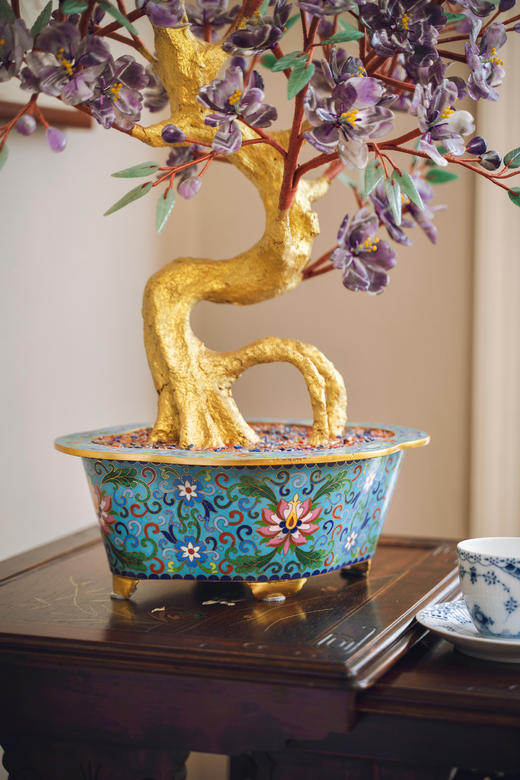 【已售】独角鹿西洋古董中国出品传统宝相花纹景泰蓝盆装饰「紫气东来」主题珍宝像生盆景一对 商品图6