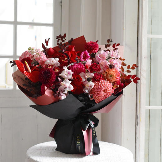 《福气满满》高原红红掌大花蕙兰大丽花花束 商品图1