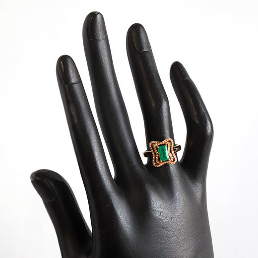 【天然正品】AU750玫瑰金镶钻镶天然祖母绿型艳绿0.84克拉祖母绿戒指12号（戒圈可改）290126NJS39 商品图7