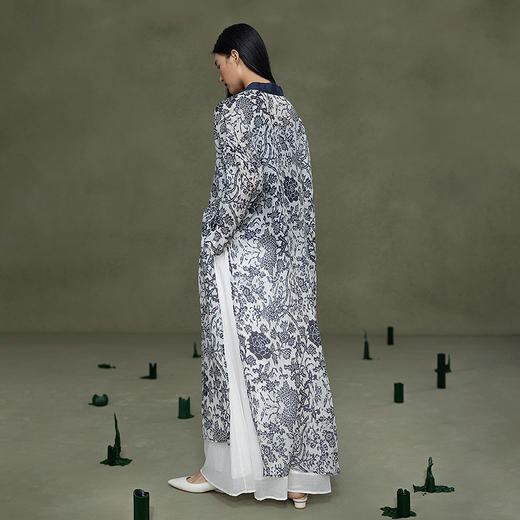 【林栖设计小店】缠枝牡丹|丝麻藏青色复古传统印花2026春新款宽松衬衣1961019 商品图6