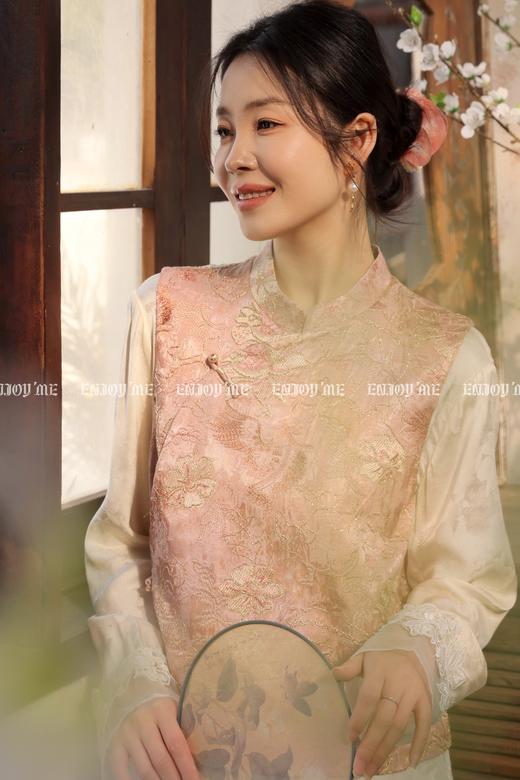 【门店同款】ENJOY春季“画中行”花影流苏中式马夹 169243930 商品图2