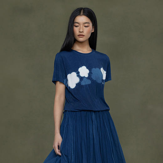 【林栖设计小店】植物染色|手工植物蓝优雅百搭气质2026春新款宽松T恤1961168 商品图1