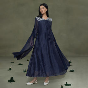 【林栖设计小店】缠枝牡丹|藏青色丝麻拼桑蚕丝飞片2026春新款印花连衣裙1961023