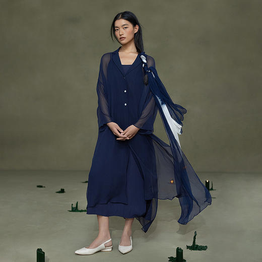 【林栖设计小店】植物染色|手工花绞真丝宽松百搭2026春新款连衣裙三件套1961027 商品图1