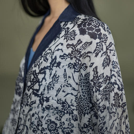 【林栖设计小店】缠枝牡丹|丝麻藏青色复古传统印花2026春新款宽松衬衣1961019 商品图5