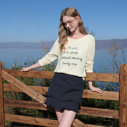 【莱赛尔】三彩2026春季新款慵懒休闲宽松字母T恤套头衫长袖M 商品图2