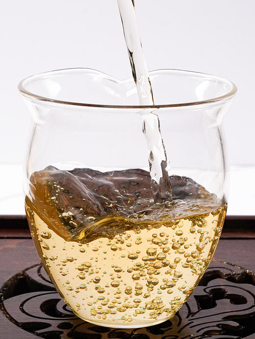 【开门红散茶】【现货直发】2025年冰岛糯伍单株开年启福，茶纳祥瑞一杯开门红，启运纳祥瑞； 一口糯伍韵，藏尽山野珍。60克/罐 第二罐半价 商品图3