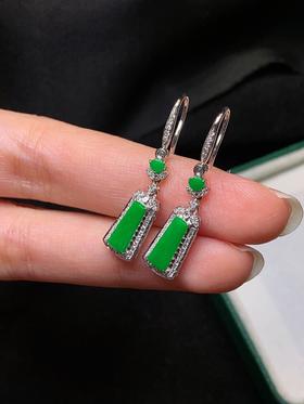 无事牌翡翠耳坠