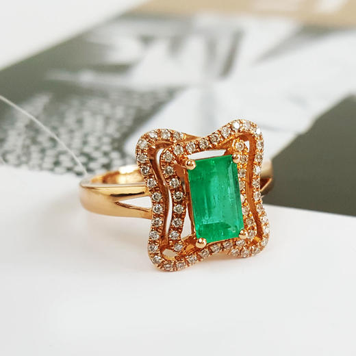 【天然正品】AU750玫瑰金镶钻镶天然祖母绿型艳绿0.84克拉祖母绿戒指12号（戒圈可改）290126NJS39 商品图2