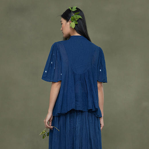 【林栖设计小店】植物染色|手工植物蓝婴儿棉密褶2026春新款宽松翻领衬衣1961015 商品图8