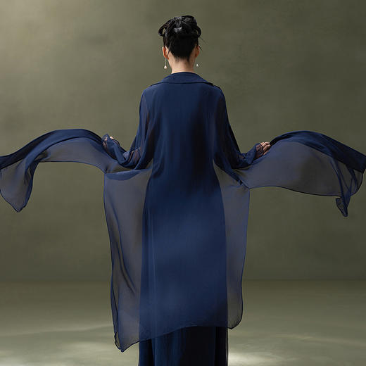 【林栖设计小店】植物染色|手工花绞真丝宽松百搭2026春新款连衣裙三件套1961027 商品图3