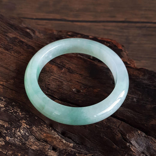 【天然正品】A货翡翠天然精品正桩细腻糯冰种飘绿花55.5号翡翠手镯55.5号（皆取最大值）290126NJM21 商品图2