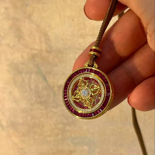 【开年鸿运首饰之‘币’定发财】红宝金刚杵罗盘 银镀金项链吊坠新年礼物（非质量问题不退不换） 商品图0