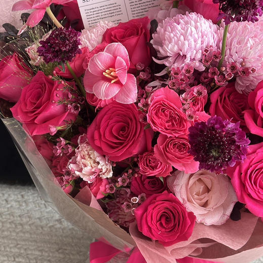 《如意纳福》弗洛伊德郁金香牡丹菊松虫草花束 商品图2