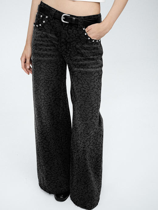TR她热 摇滚年代 黑色豹纹印花水洗铆钉复古做旧休闲宽松阔腿牛仔裤 商品图0