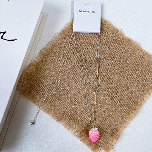 粉色草莓长链吊坠项链-纪念日百货门店同款169246305 商品图3