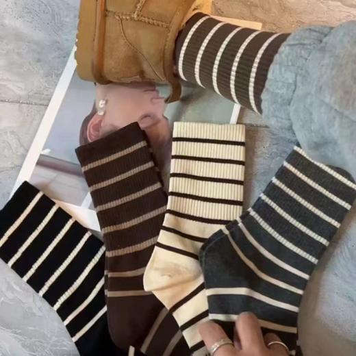 春节不打烊【软糯亲肤❗️舒适百搭】袜子美拉德女中筒中筒黑白条纹韩版百搭ins学院潮百搭运动长袜休闲。jd 商品图2