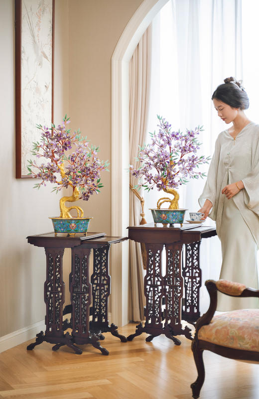 【已售】独角鹿西洋古董中国出品传统宝相花纹景泰蓝盆装饰「紫气东来」主题珍宝像生盆景一对 商品图1