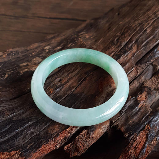 【天然正品】A货翡翠天然精品正桩细腻糯冰种飘绿花55.5号翡翠手镯55.5号（皆取最大值）290126NJM21 商品图3