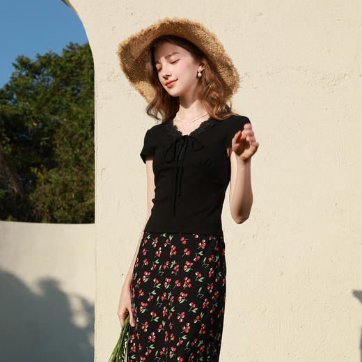 【瘦瘦T】三彩2026春季新款蕾丝V领短袖T恤修身短款显瘦套头上衣M 商品图2