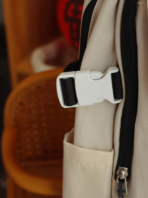 【开学季专场】学生书包  分散肩部压力  好背不压身  大容量+贴心分层设计  颜值高孩子们喜欢~ 商品图11