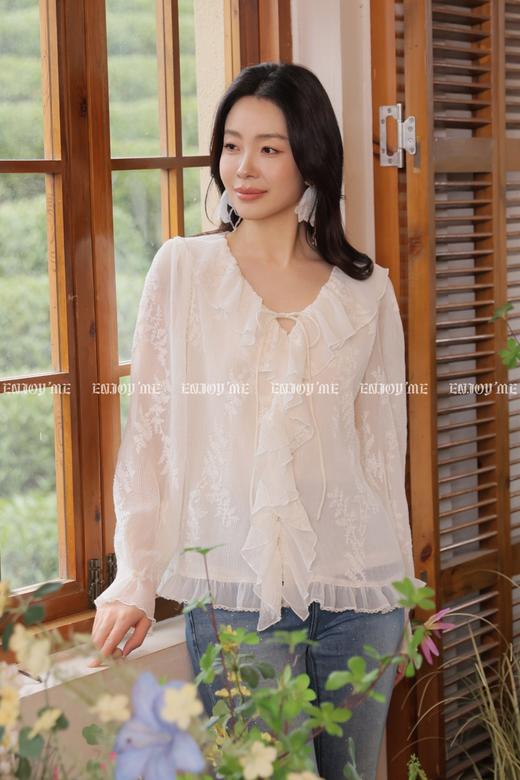 【门店同款】ENJOY春季“柔光芳序”荷叶边刺绣上衣 169743248 商品图0