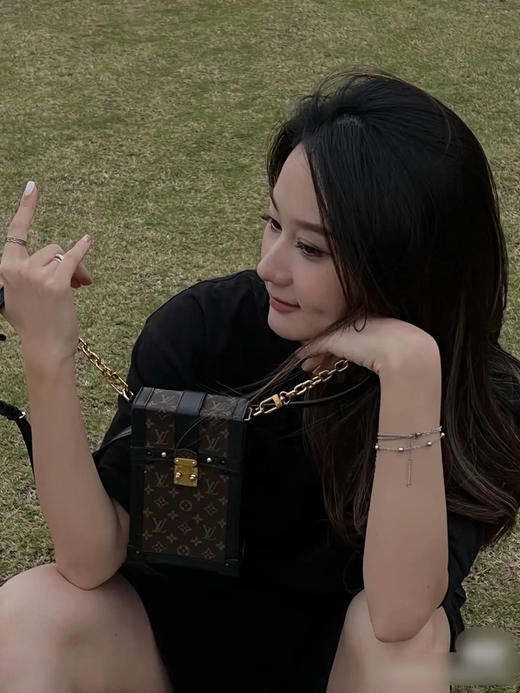 LV Trunk Vertical 老花拼黑 手机包 商品图2