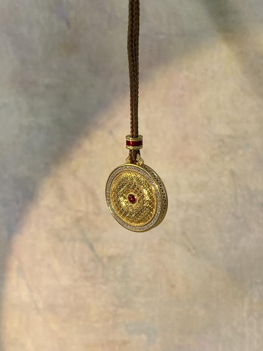 【开年鸿运首饰之‘币’定发财】红宝金刚杵罗盘 银镀金项链吊坠新年礼物（非质量问题不退不换） 商品图8