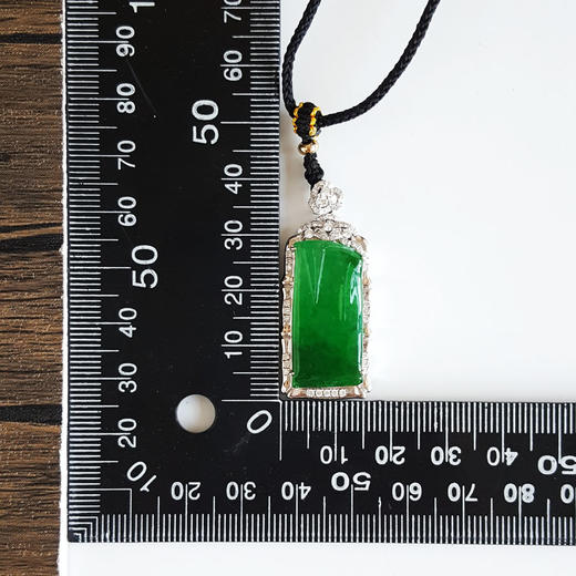 【天然正品】A货翡翠AU750收藏级白金镶钻镶天然细腻糯冰种满绿平安无事牌翡翠吊坠项链39.6*16.9*6.7MM（皆取最大值）140126NJS28 商品图2