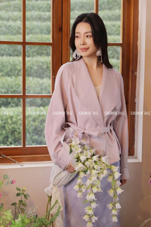 【门店同款】ENJOY春季“柔光芳序”法式翻领收腰外套 169100154 商品图8