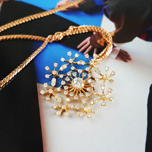 【天然正品】AU750双色金设计师款时尚雪花造型0.325克拉钻石吊坠项链 链长：40CM 290126TJ26 商品图4