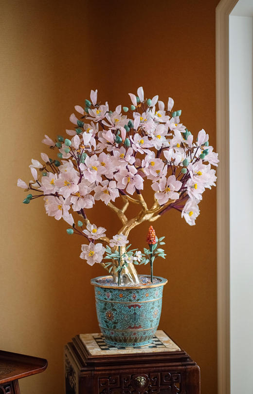 【已售】独角鹿西洋古董中国出品传统宝相花纹景泰蓝盆装饰「玉兰报春」主题珍宝像生盆景 商品图2