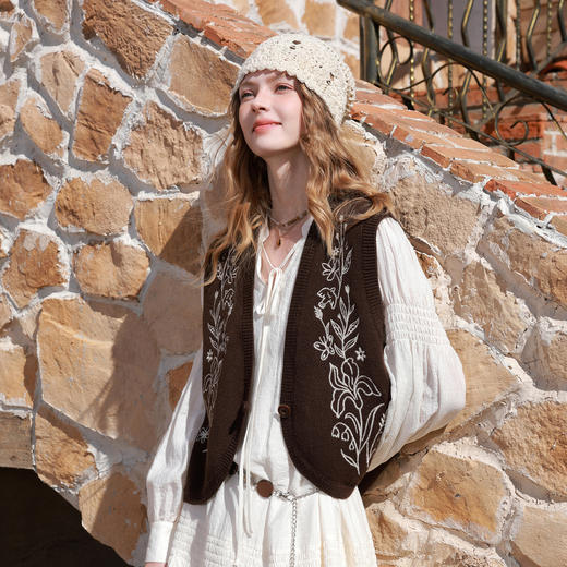 【宋轶同款】三彩2026春季新款V领无袖毛衣绣花小开衫外套马夹毛衫叠穿M 商品图2